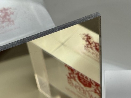 Зеркальный монолитный поликарбонат IRROX-REFLECTION GP, золото 0,8*1200*2000мм